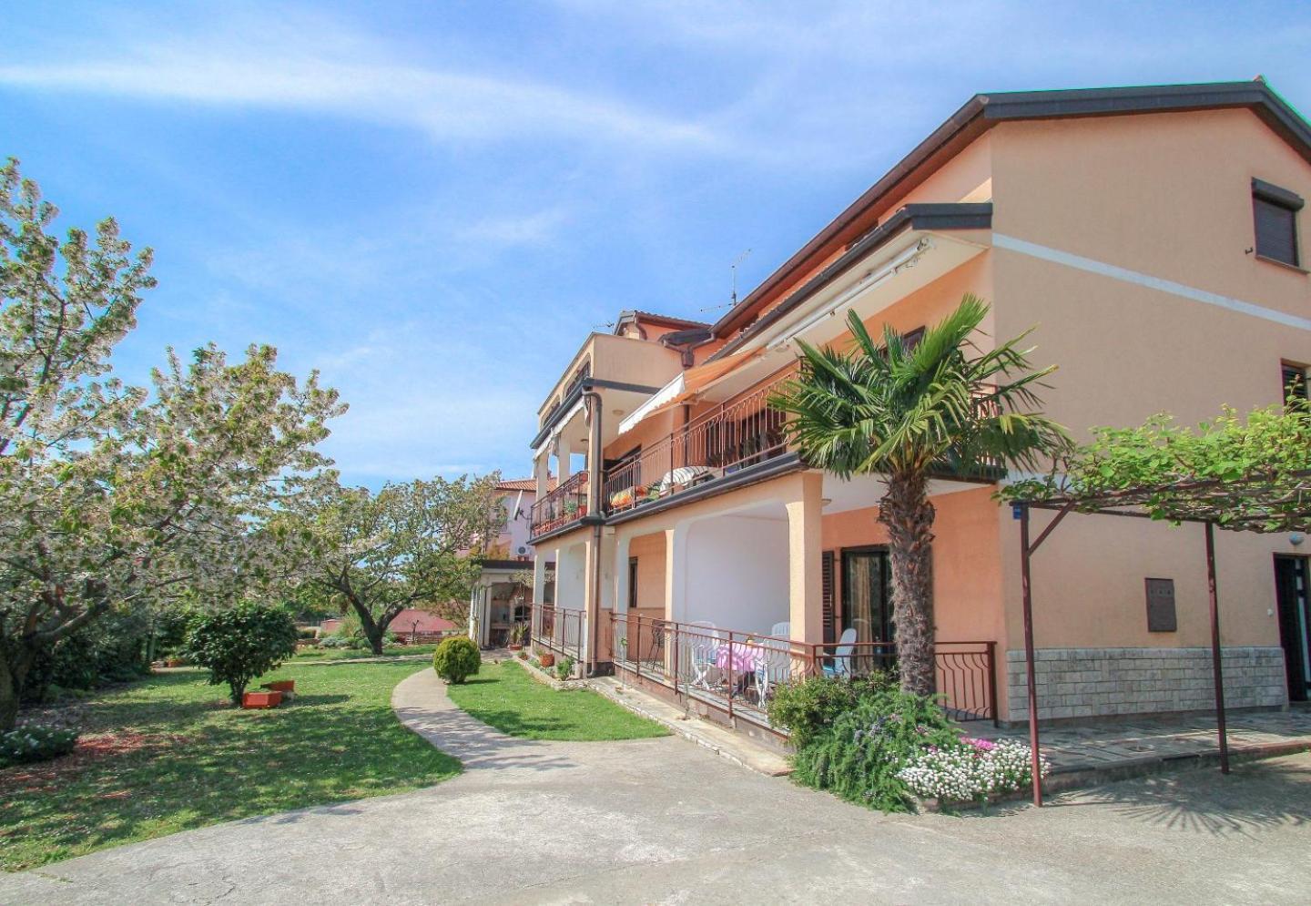 Apartments Maria Novigrad Istria Eksteriør bilde